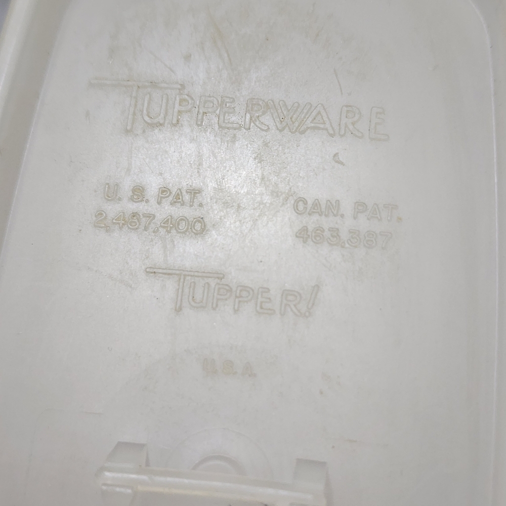 Vintage TUPPERWARE Junior Store-n-Pour Cereal Keeper White - Picture 2 of 3